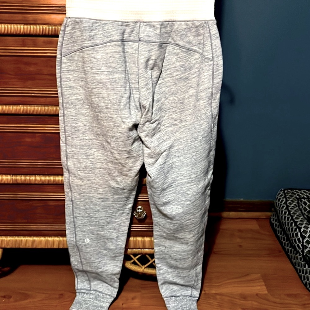 Lululemon joggers - Picture 2 of 9